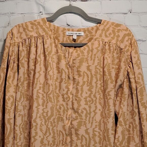 Elizabeth and James drop button front blouse size L in peach - Picture 2 of 11